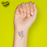 Tatouage éphémère de deux fleurs hyper définis