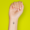 Tatouage éphémère motif fleur minimaliste